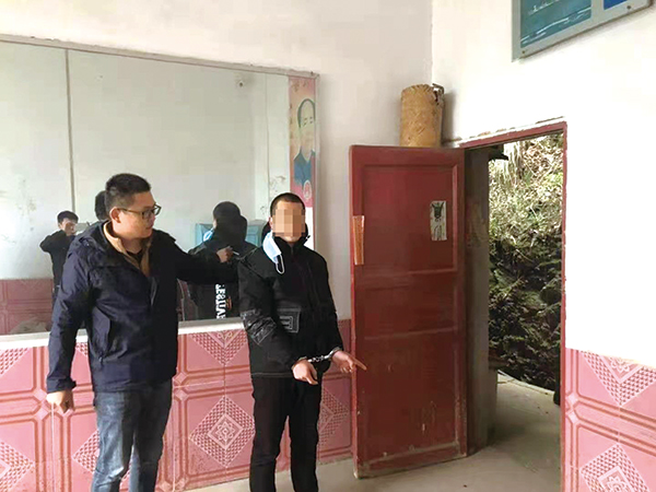 06版民生现场-5.jpg