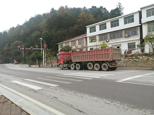 05版民生现场-3.jpg