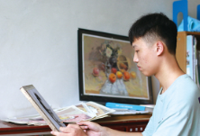 贷款8000元上大学，他说“是压力也是动力”