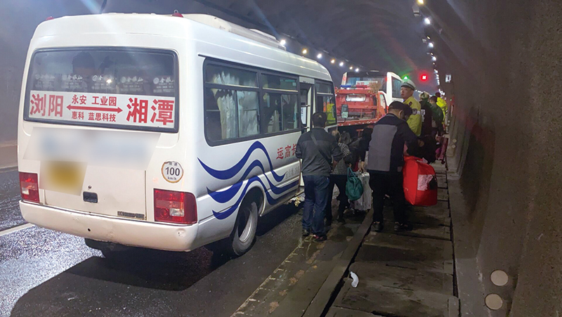 06版民生现场-3.jpg