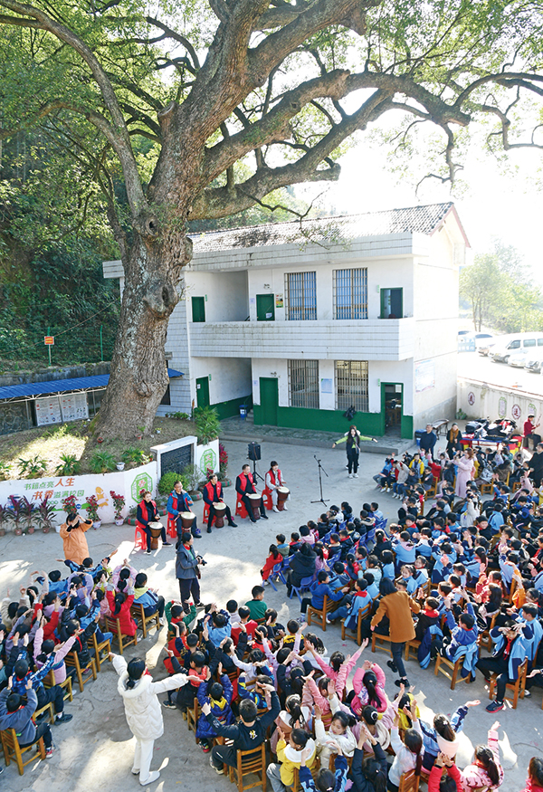 10版民生深读-2.jpg