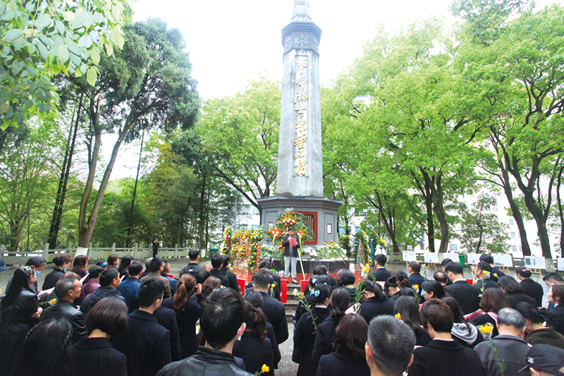 01版时政封面-10.jpg