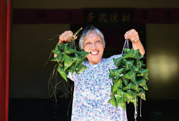 情意飘香：传承三代的手工粽，串起邻里情抚慰食客心