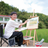 圆梦大学丨个子小，多次找兼职赚学费遭拒；志气高，手执画笔描绘精彩未来