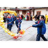 龙泉巷里春意闹