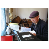 七旬老人自学写诗作联，点赞乡村新变化