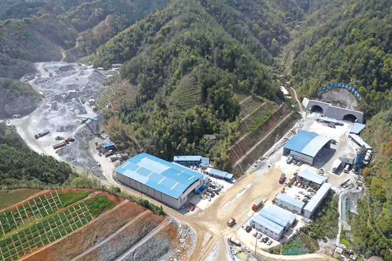 01版时政封面-10.jpg