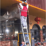 小区餐饮店油烟扰民,整改!