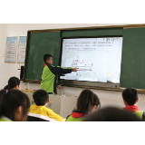 “小老师”上台“说数学”
