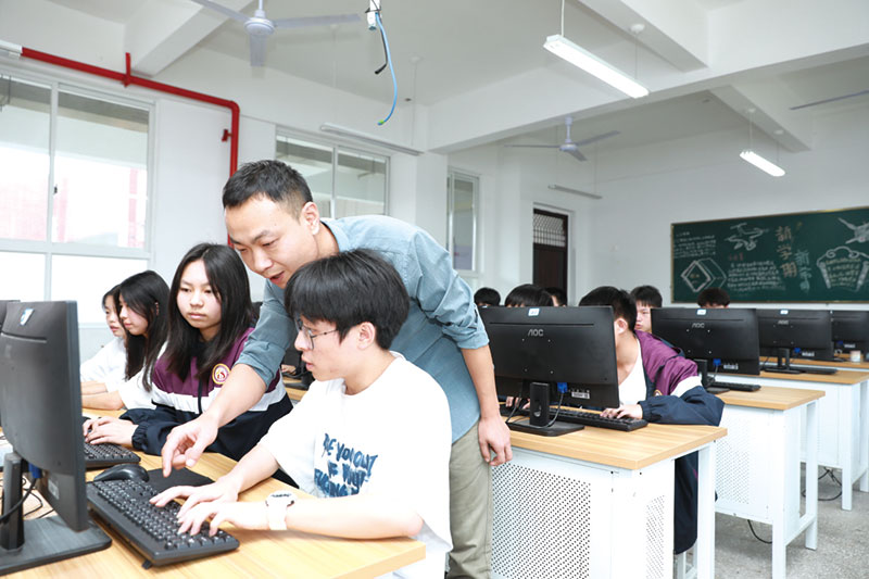 08版专题-4.jpg