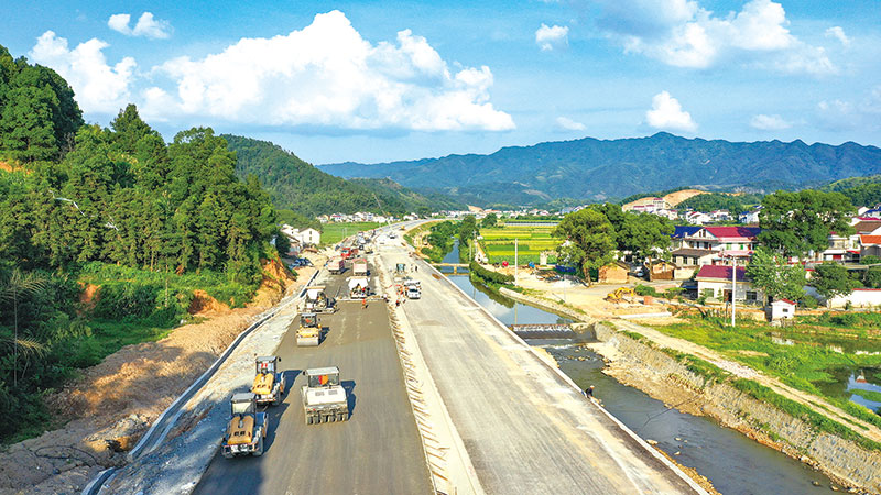 06、07版民生镜头-2.jpg 06、07版民生镜头-2.jpg