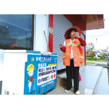 “爱心冰箱”再现街头，让户外劳动者“清凉一夏”