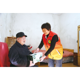 胡月华坚持助残三十载，用爱心向残疾朋友传递力量