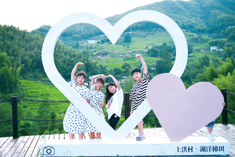 08版旅游-9.jpg