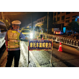 抱着侥幸心理酒后开车上路，遇到了进村执法的交警