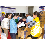 荷花街道市场监督管理所免费向餐饮从业人员发放15万个口罩