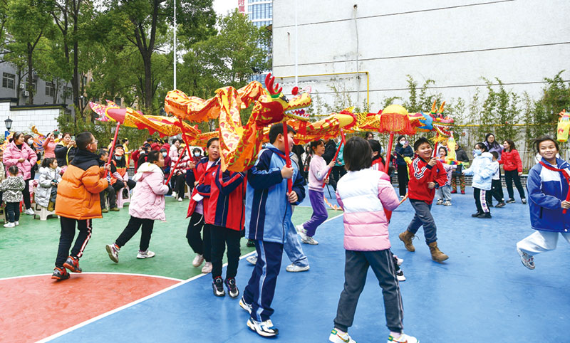 01版时政封面-10.jpg