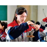 长沙湘麓医药中等职业技术学校：校企深度融合，让每个学生都“闪闪发光”
