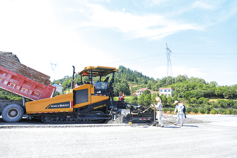 03版中报-1.jpg