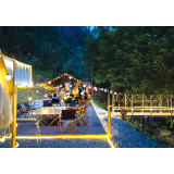 峡谷里新建一个“山水营地”