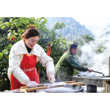 赏烟花 品年味 迎春来 大光洞里年味浓