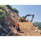 12小时全封闭除险作业，消除“长”在百米高山坡的安全隐患