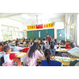 优秀支教教师万跃华：跨越山水支教，教学生也教老师