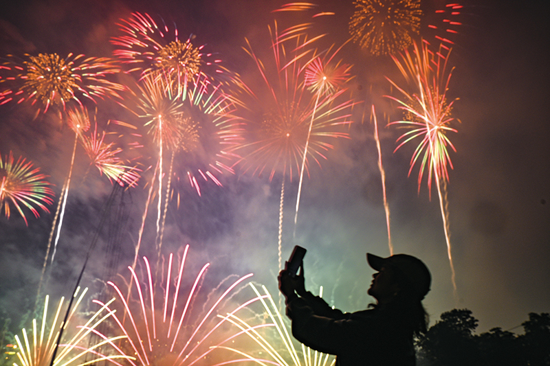 04、05版花炮节-2.jpg 04、05版花炮节-2.jpg