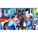 “烟花夜巴士”接驳游客2万余人次