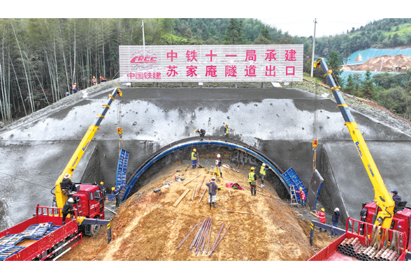 长赣高铁浏阳段建设跑出“加速度”
