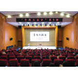 双脚紧踏大地,眼睛凝视时代 从书写“我”到记录“我们”