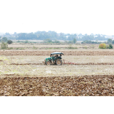 抢抓农时冬翻备耕,为烟田做足“保养”