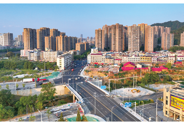 路网织就幸福线，水网润泽千万家