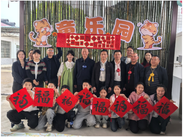 浏阳市金刚镇浒潭完小开展重阳节敬老主题活动