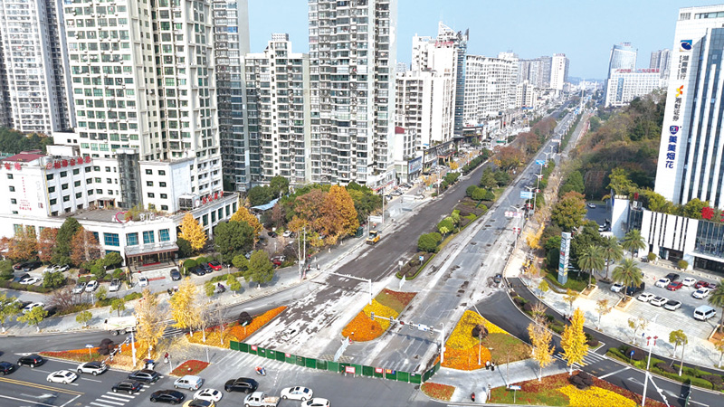 01版封面-2.jpg 01版封面-2.jpg