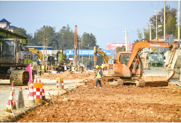 全线路基土石方工程已完成95%，跨线立交桥进入桥梁桩基作业