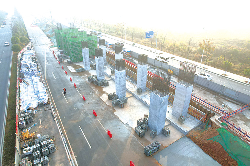 01版封面-12.jpg 01版封面-12.jpg