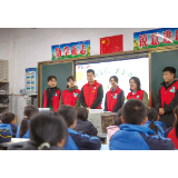 书香萦绕花香，绿色理念润童心