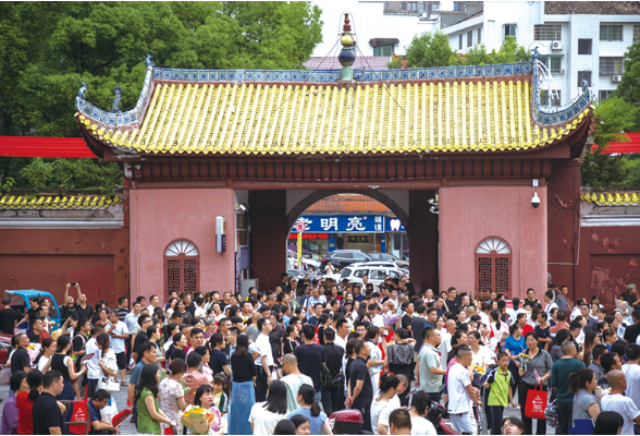2025年高考圆满落幕 愿少年们：闪闪发光、前程似锦