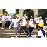坐着轮椅组团旅游，有爱！无碍！