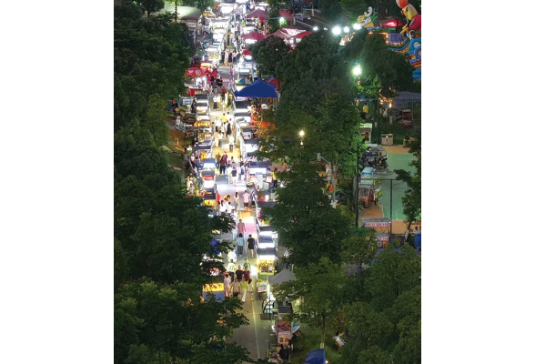 夜市烟火点亮夏夜 聚力共治燃旺消费