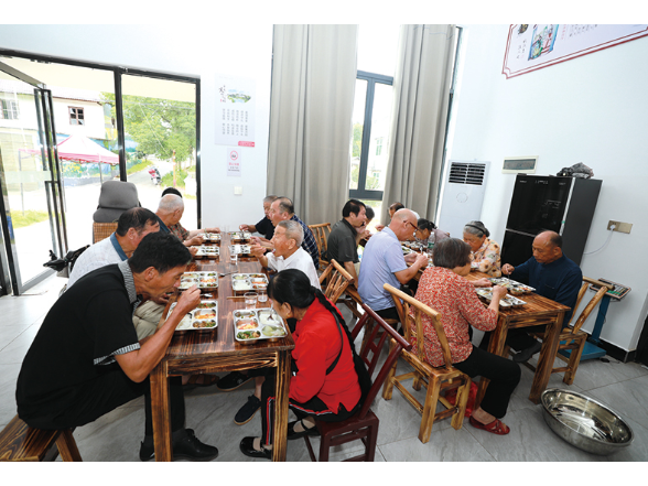 葛家镇葛家园村：长辈食堂暖心开餐，托起幸福“食”光