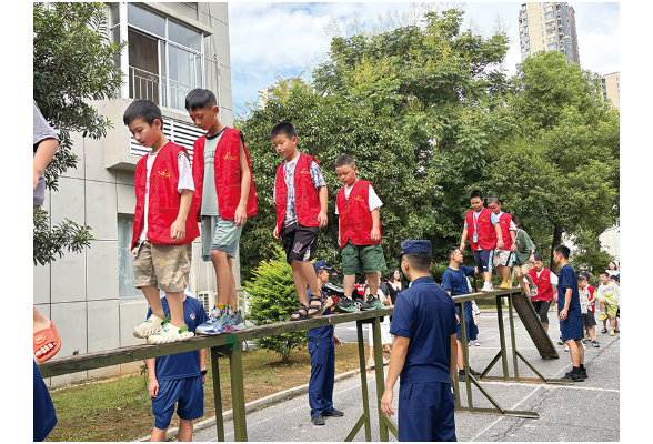 浏阳日报小记者走进关口消防救援站
