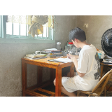 他对自己说：要更加自强