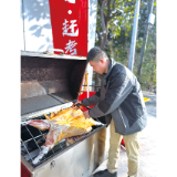 这支“老兵烤羊队”何以赢得市场