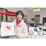 年过半百拿起剪刀，剪成“长沙市乡村手工艺人”