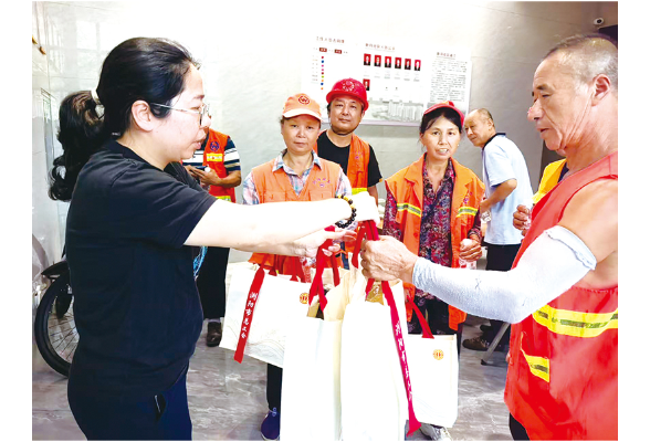“歇脚点”升级为“服务综合体”