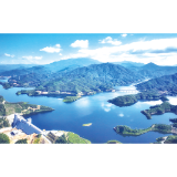 青山拥碧水