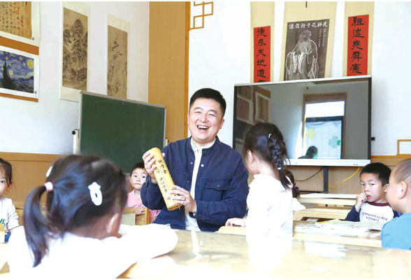 硬汉带娃，跨界办国学幼儿园