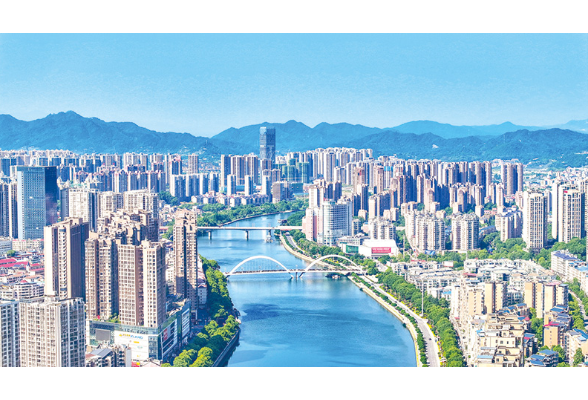 不设主席台 围坐叙乡情 连续13年举办新春招商恳谈会